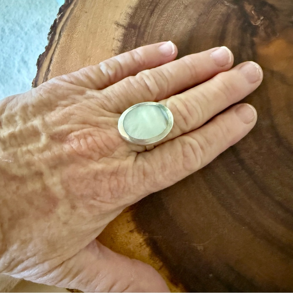 Sterling Silver mother of pearl ring